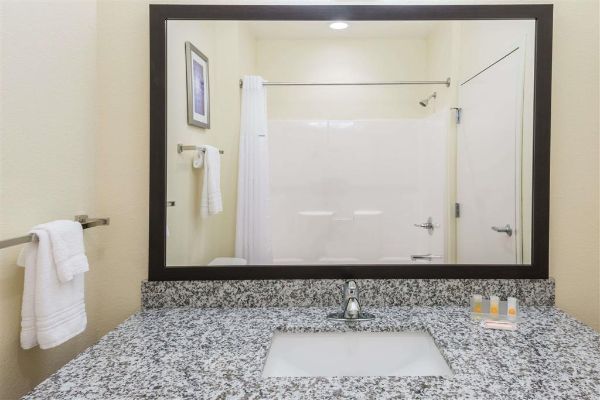 DAYS INN BY WYNDHAM CADIZ (Cadiz)